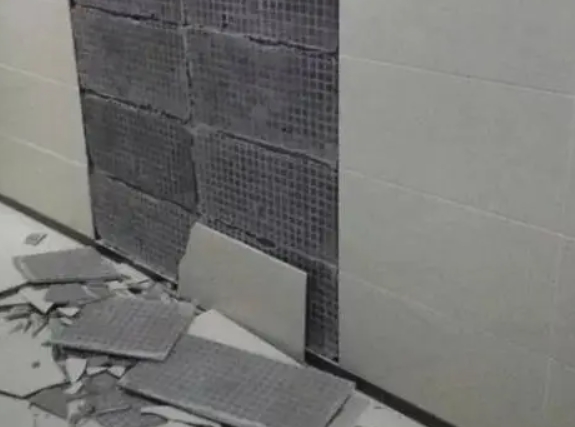 平顶山鲁山瓷砖空鼓维修公司分享下平顶山鲁山墙砖松动维修的知识